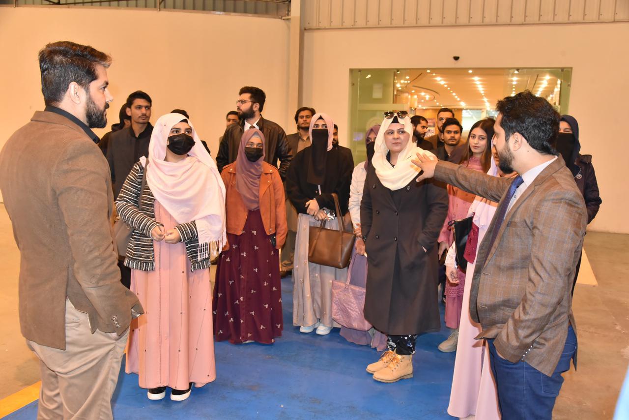Visit to HIT Showroom